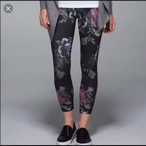 Lululemon flower print full length wunder under legging